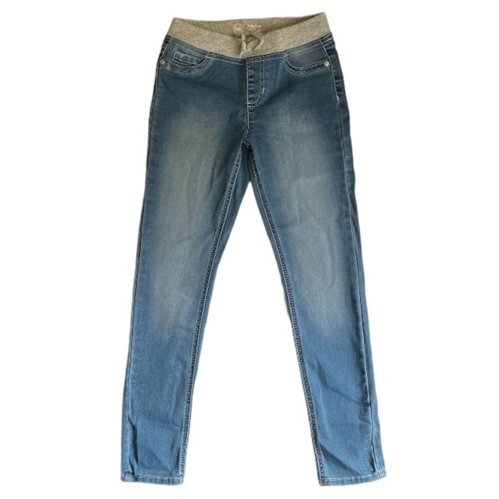 Girls pull on jeans